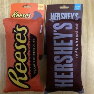 HERSHEY’S BRAND/ THEMED DOG TOY LOT